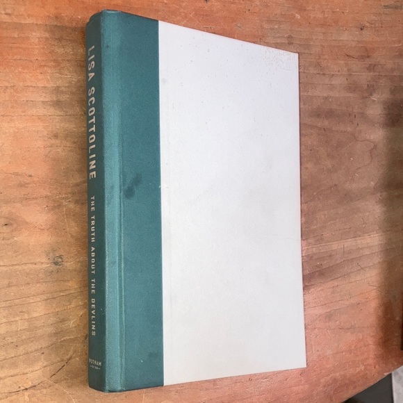 'The Truth About the Devlins' hardcover Book by Lisa Scottoline - Picture 10 of 14